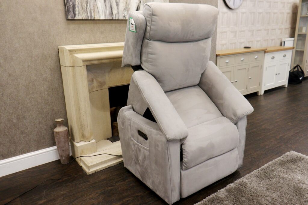 Premier Collection – GENEVIEVE (Famous Designer Brand) Premium ‘Dove’ Eazi-Clean Fabrics Option – RISE & RECLINE Chair – Reclines & Lifts You To Your Feet!