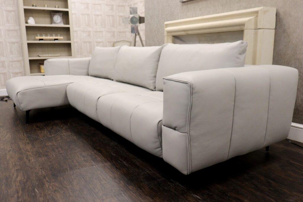 DOMICIL – LAWSON (Famous Designer Brand) Premium ‘Nn-516e – Light Grey’ Matt Finished Fine Leather – Designer German Made 5/6 Seat Sofa Chaise