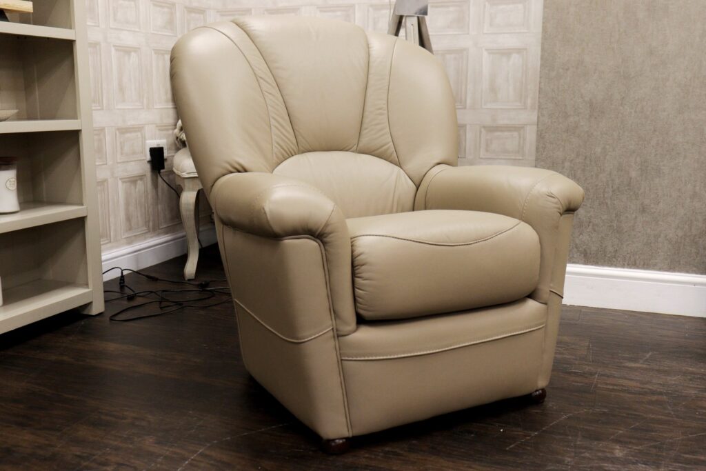Gradi – SIENA (Famous Italian Designer Brand) Premium ‘Soft Argilla Leather Collection’ – Single High Back Chair