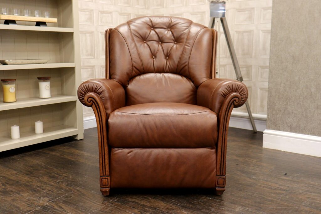 Gradi – CARRARA (Famous Italian Designer Brand) Premium ‘Soft Buffalo Leather Collection’ – *POWER RECLINING* Single High Back Chair
