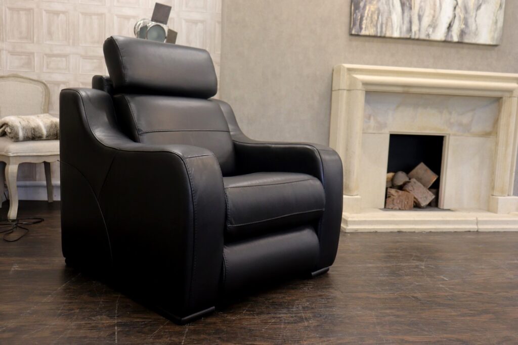 Gradi – RAMON (Famous Italian Designer Brand) Premium ‘Classica Nera - Leather Collection’ – Single Classic Back Chair