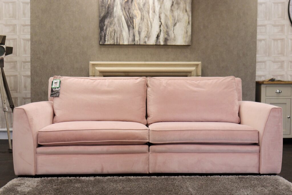 Duresta – GREENWICH (Famous Designer Brand) Premium ‘Tilly Rose’ English Luxury Velvet Collection & Dark Oak Feet – Luxury Grand Split-link Sofa