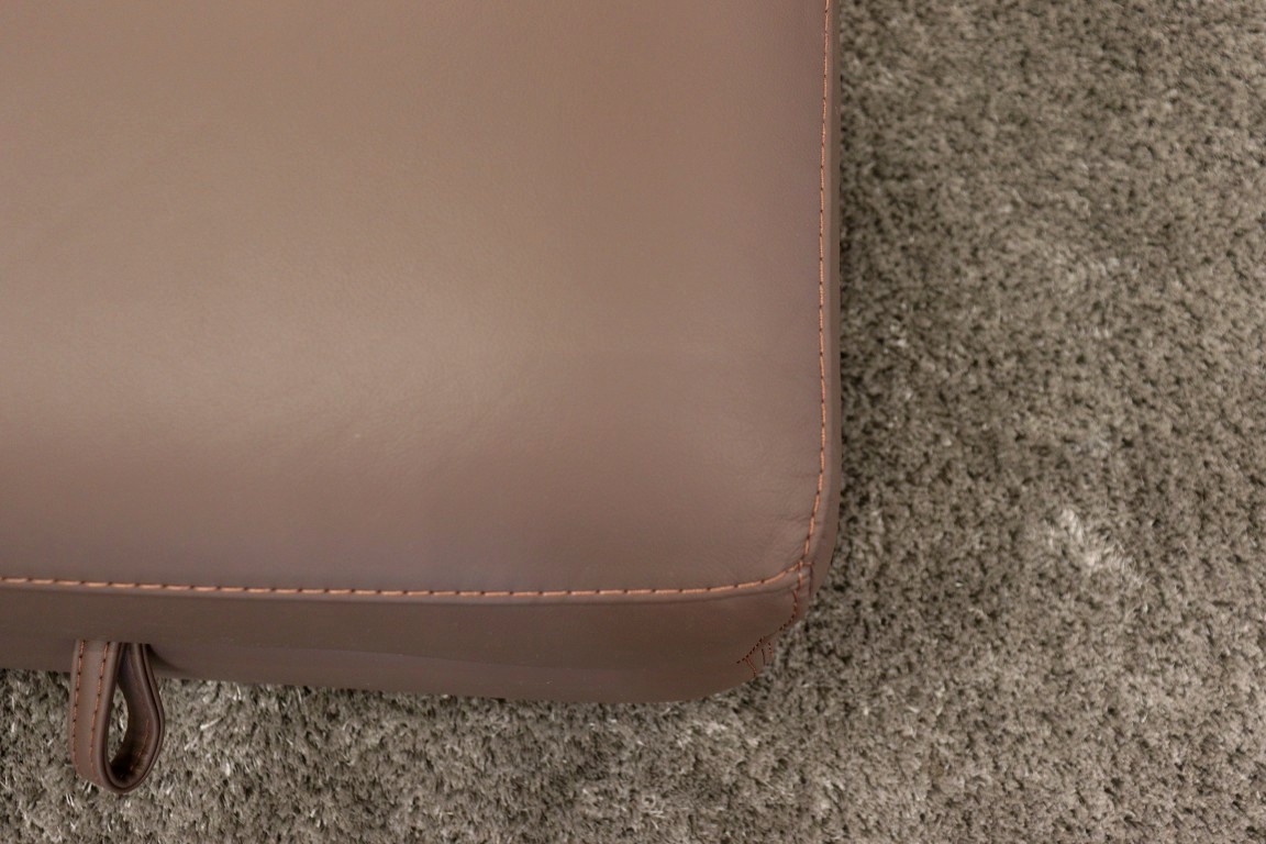 WORLD OF LEATHER | COZEE | 2 + FOOTSTOOL - Image 9