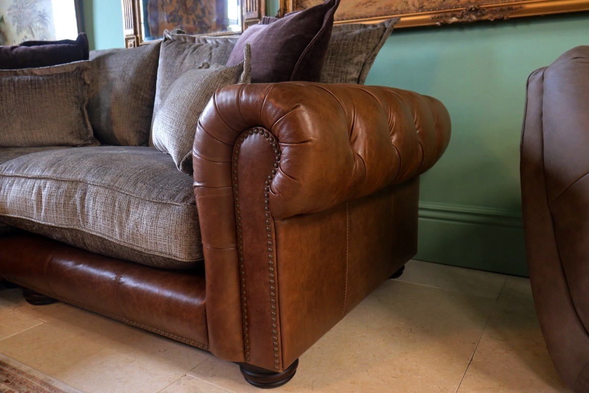 THE HERITAGE GALLERY | PARLIAMENT | CORNER SOFA - Image 3
