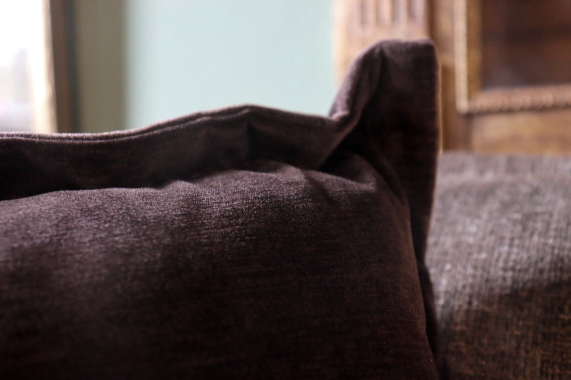 THE HERITAGE GALLERY | PARLIAMENT | CORNER SOFA - Image 15
