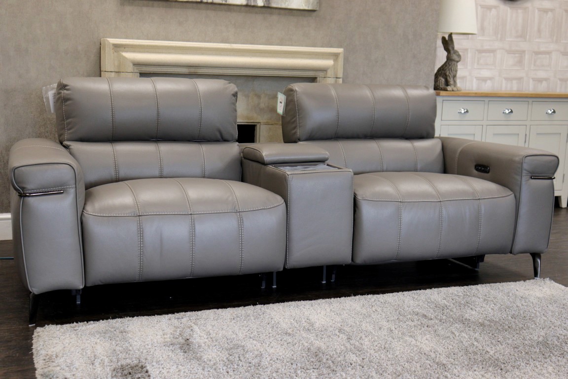 WORLD OF LEATHER | HOMESTAGE | TECH CONSOLE SOFA - Image 10