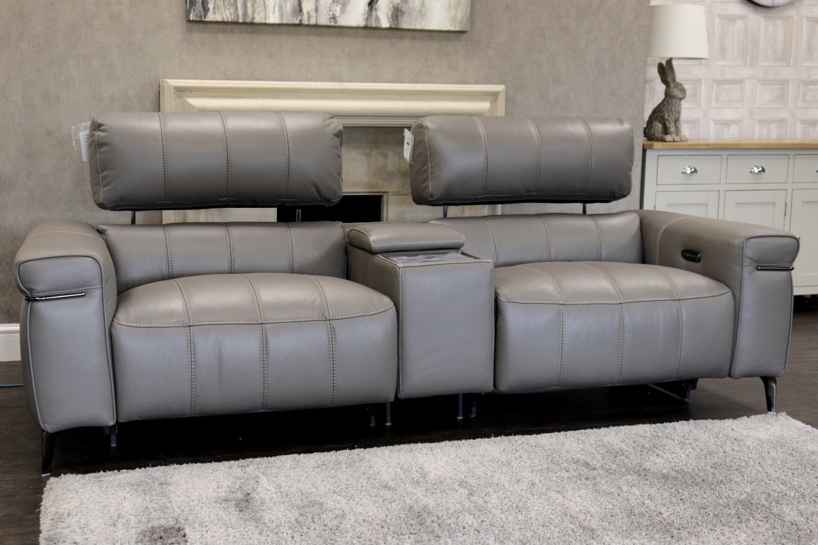 WORLD OF LEATHER | HOMESTAGE | TECH CONSOLE SOFA - Image 12
