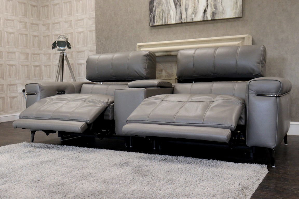 WORLD OF LEATHER | HOMESTAGE | TECH CONSOLE SOFA - Image 17