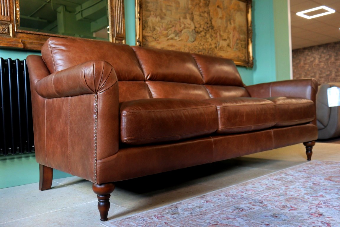 THE HERITAGE GALLERY | LOUIS | SOFA