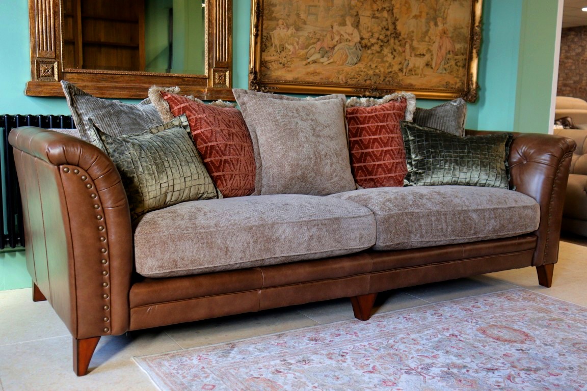 THE HERITAGE GALLERY | CAMBRIDGE | GRAND SOFA - Image 13
