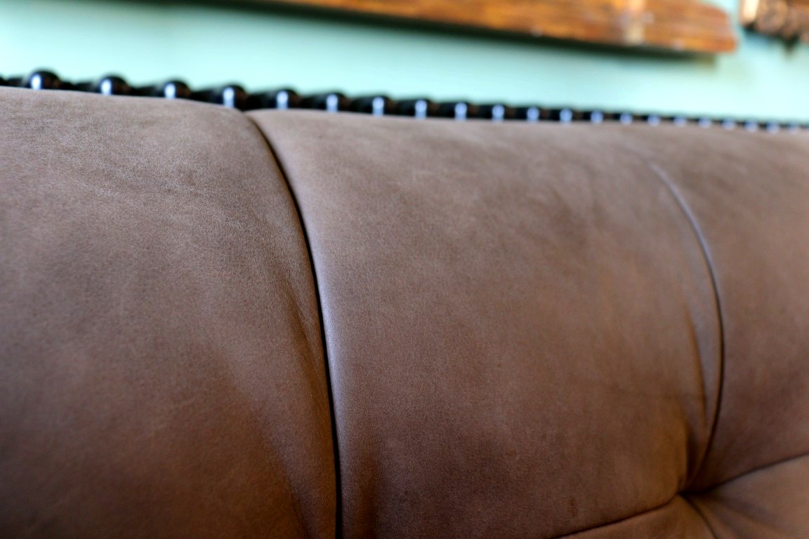 THE HERITAGE GALLERY | LOUIS | GRAND SOFA - Image 11