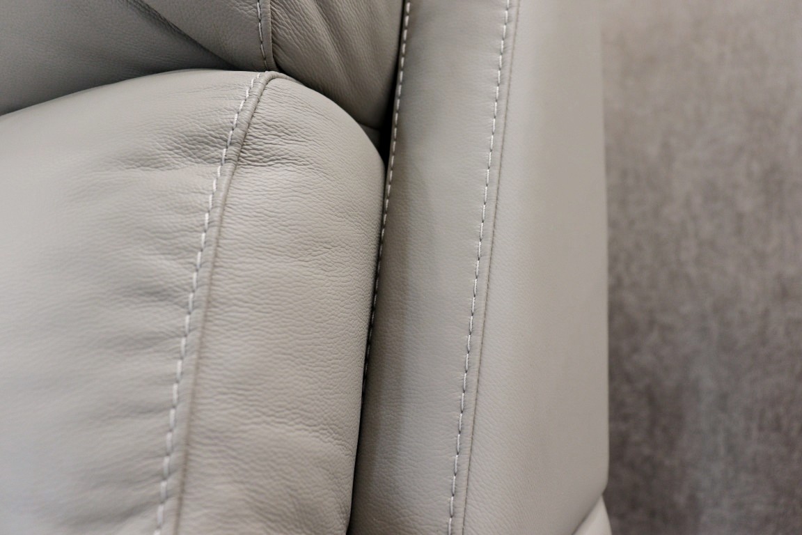 WORLD OF LEATHER | DREAMER | 3 + 2 - Image 14