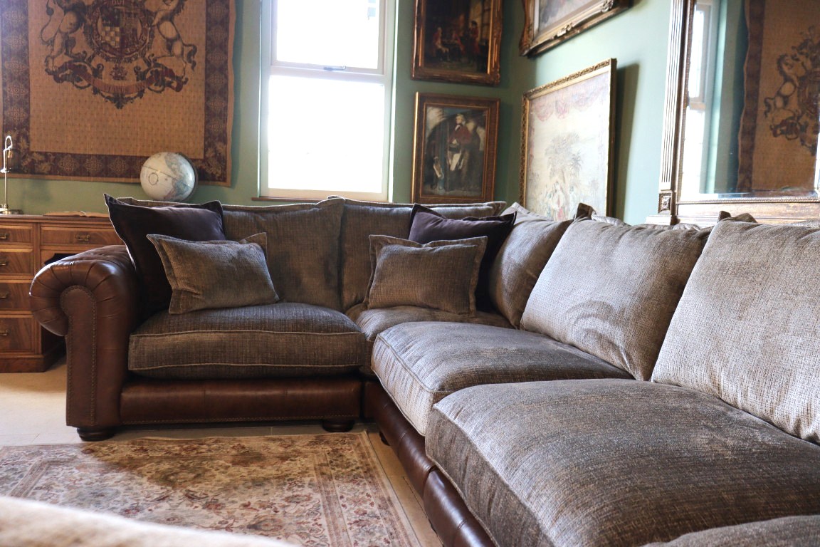 THE HERITAGE GALLERY | PARLIAMENT | U-SHAPED CORNER SOFA - Image 9
