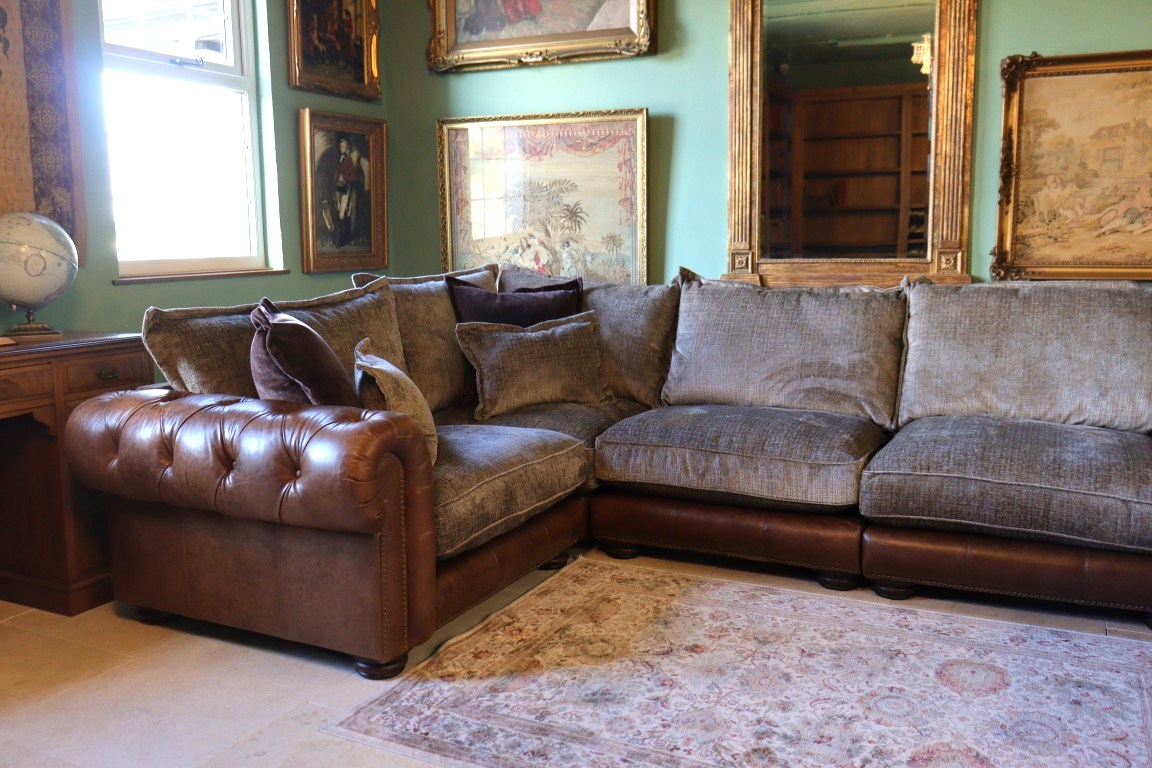 THE HERITAGE GALLERY | PARLIAMENT | U-SHAPED CORNER SOFA - Image 10