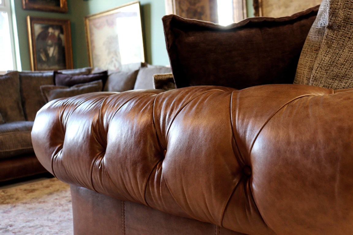 THE HERITAGE GALLERY | PARLIAMENT | U-SHAPED CORNER SOFA - Image 12