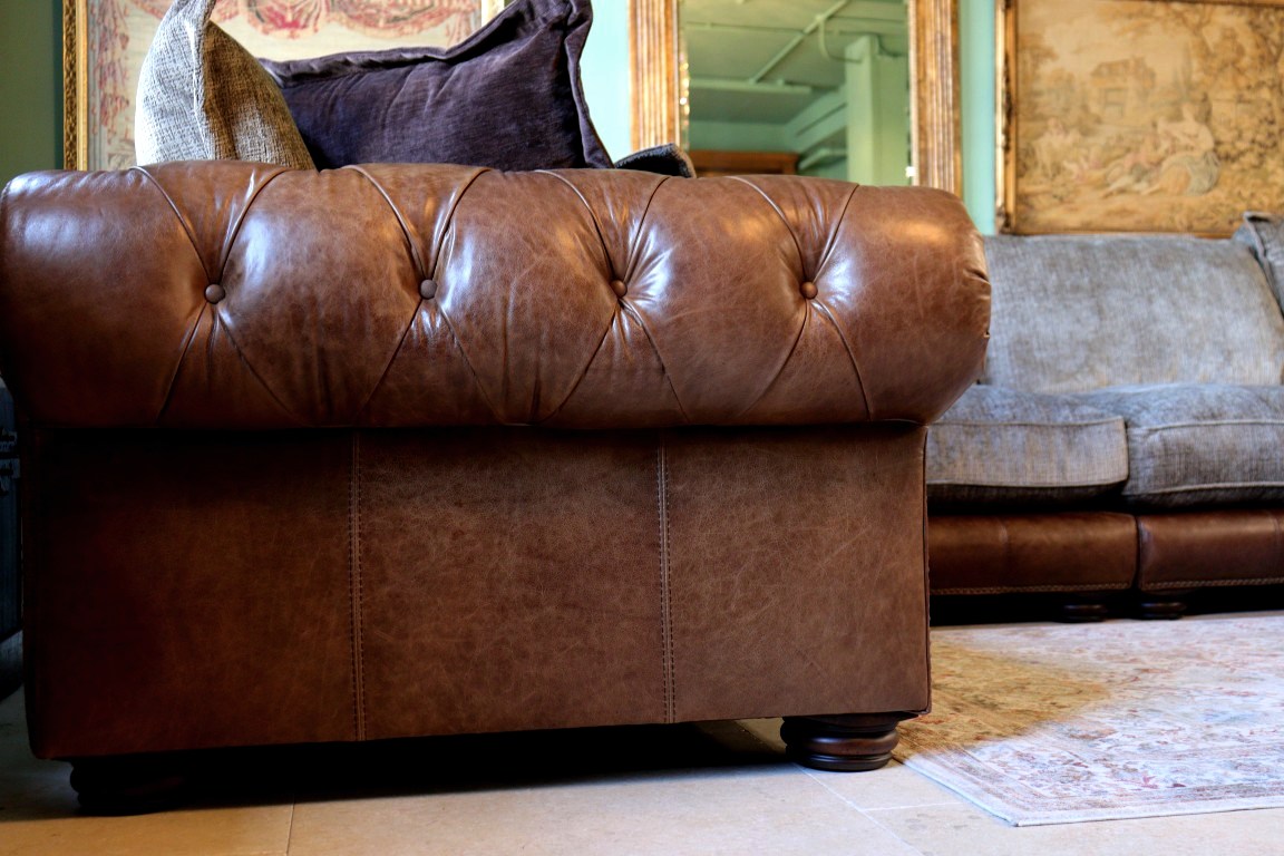 THE HERITAGE GALLERY | PARLIAMENT | U-SHAPED CORNER SOFA - Image 13
