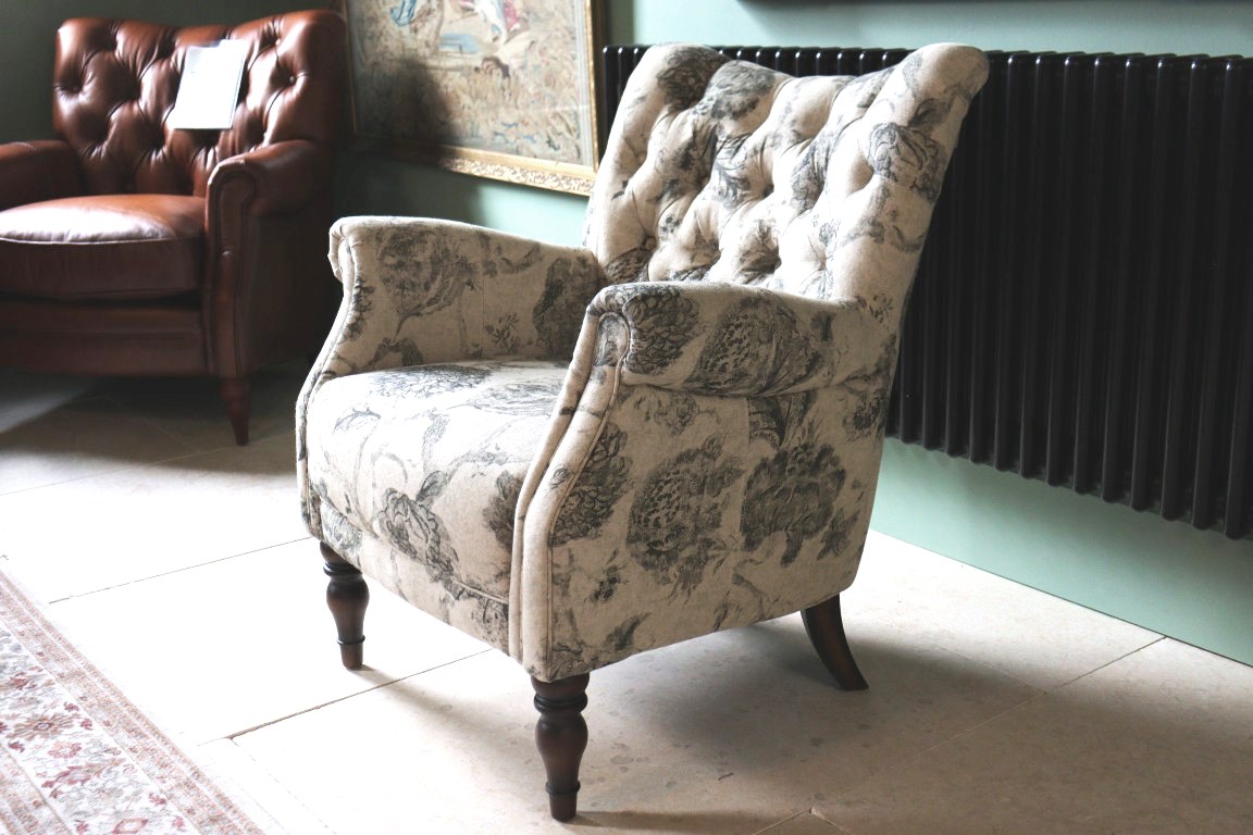 THE HERITAGE GALLERY | MAYFAIR | STATEMENT CHAIR - Image 3