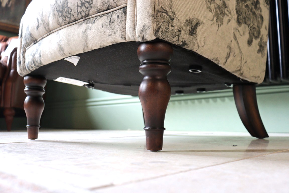 THE HERITAGE GALLERY | MAYFAIR | STATEMENT CHAIR - Image 14